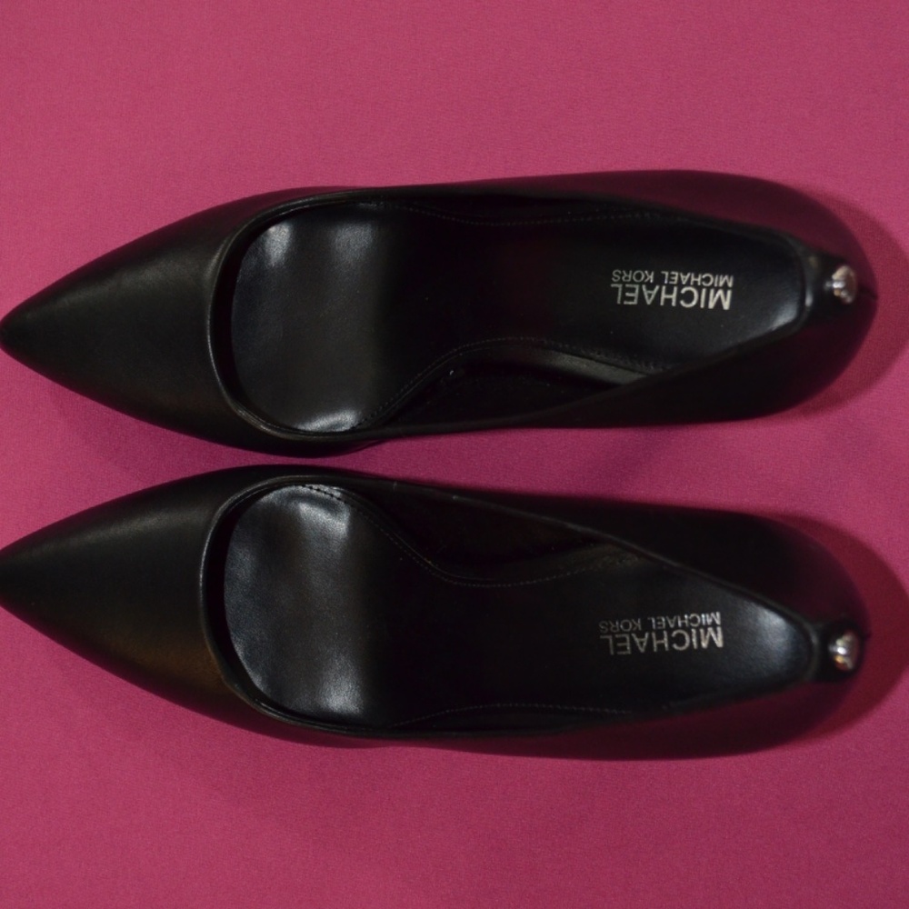 Michael Kors New Dorthy Flex Leather Pump - Picture 5 of 14